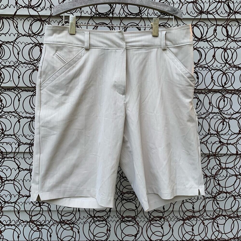 Nike golf khaki tan stripe long golf shorts Bermuda Size 8